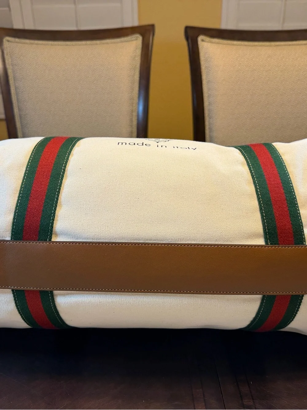 New Authentic Gucci Crest Logo Ivory Canvas Duffle Bag Large